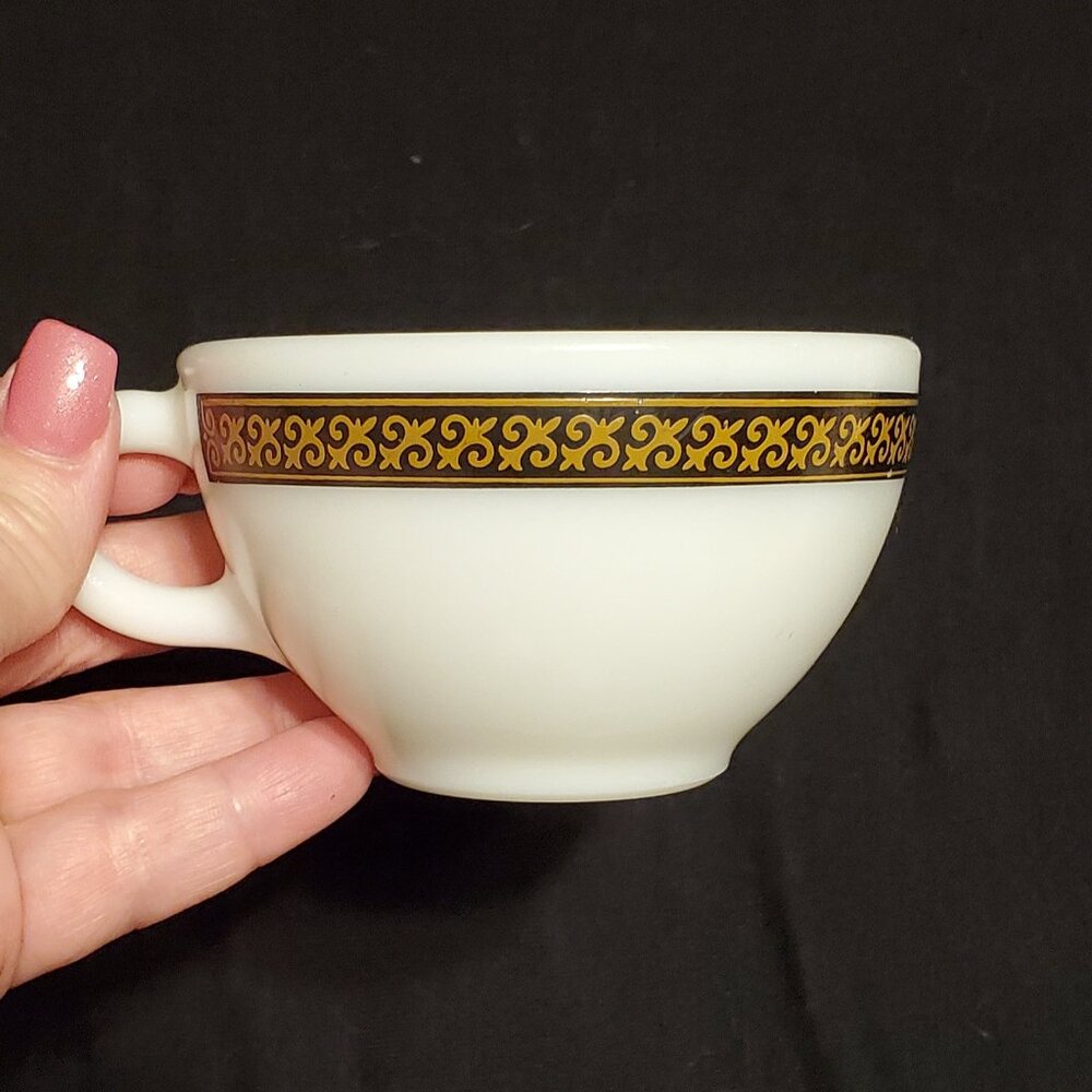 Pyrex Tableware Coffee Cup in the pattern of Ebony Fleur De Lis